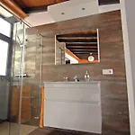 Crystalsuite. Beautiful Penthouse With Sea Views Daire *