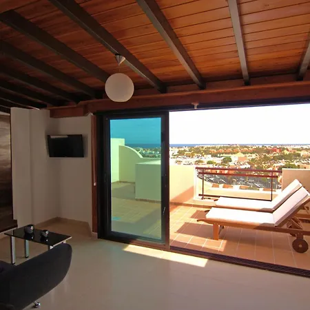Crystalsuite. Beautiful Penthouse With Sea Views شقة *