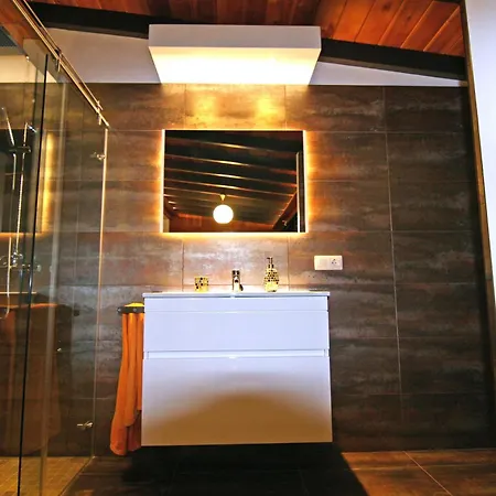 Апартаменты Crystalsuite. Beautiful Penthouse With Sea Views Коральео