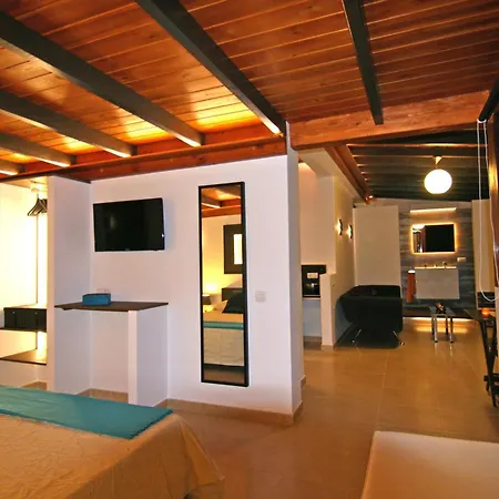 Crystalsuite. Beautiful Penthouse With Sea Views Апартаменты *