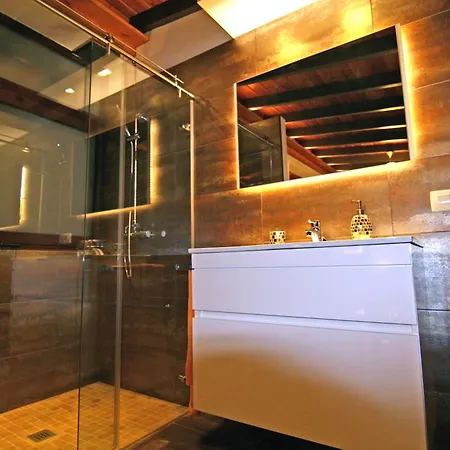 Апартаменты Crystalsuite. Beautiful Penthouse With Sea Views