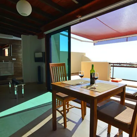 Crystalsuite. Beautiful Penthouse With Sea Views شقة كوراليهو