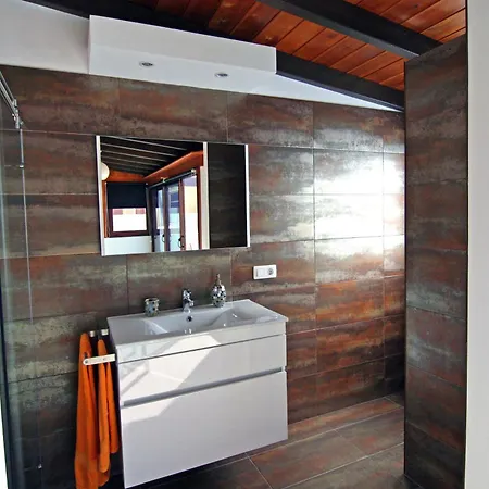 Crystalsuite. Beautiful Penthouse With Sea Views شقة *
